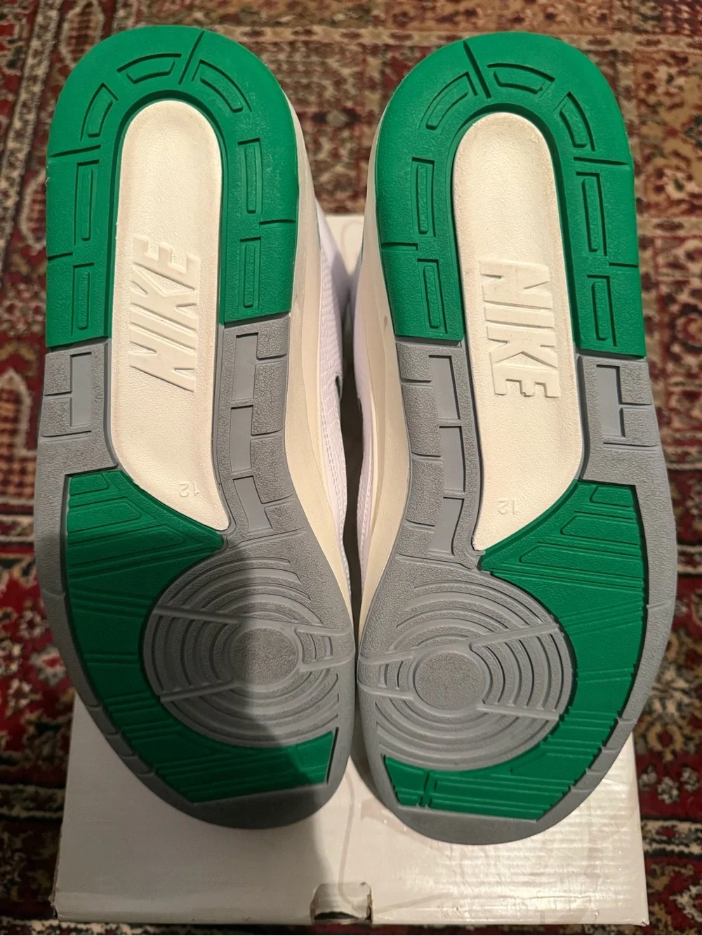 Jordan 2 Retro Lucky Green - White and Green High-Top Sneakers
